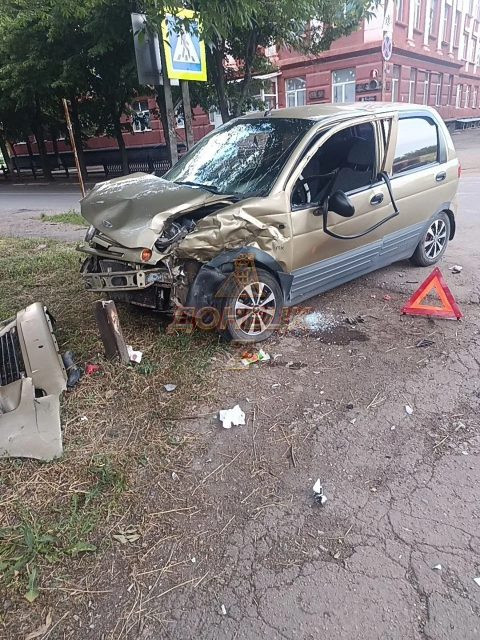 ДТП на школе №4 в Макеевке