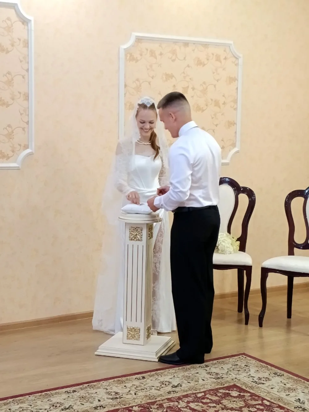 В минувшую субботу в отделе ЗАГС администрации Фатежского района, несмотря на хмурое не...