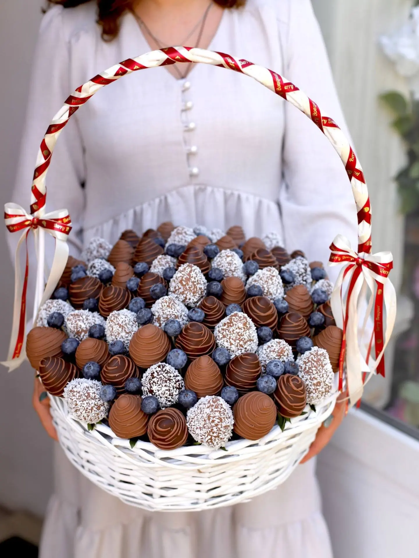 Корзина с клубникой в шоколаде и свежей голубикой 🍓🍫"Райское наслаждение" или корзина...