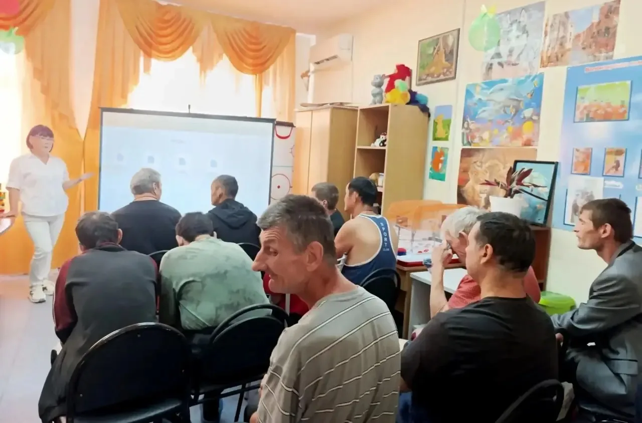 Патриотическое занятие «Памятные даты Второй мировой войны» в психоневрологическом интерна