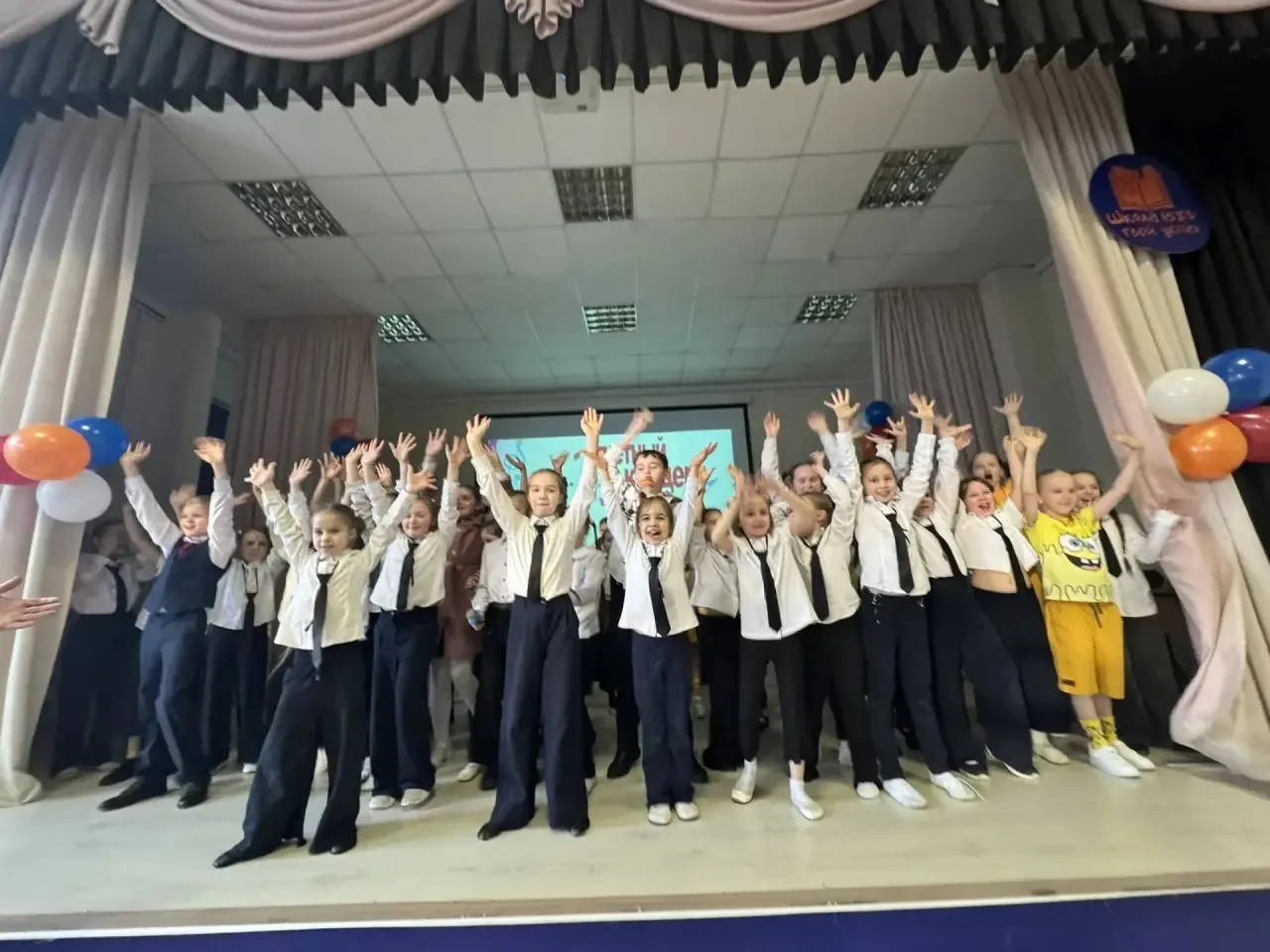 Праздник творчества и талантов  В актовом зале школы прошел яркий отчетный концерт, где коллективы д