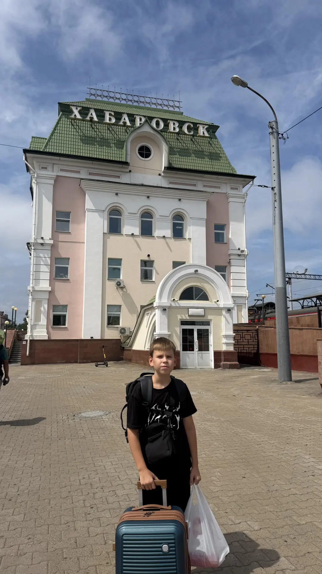 06 августа с младшим сыном мы отправились в путешествие на Байкал. Егор впервые едет на...