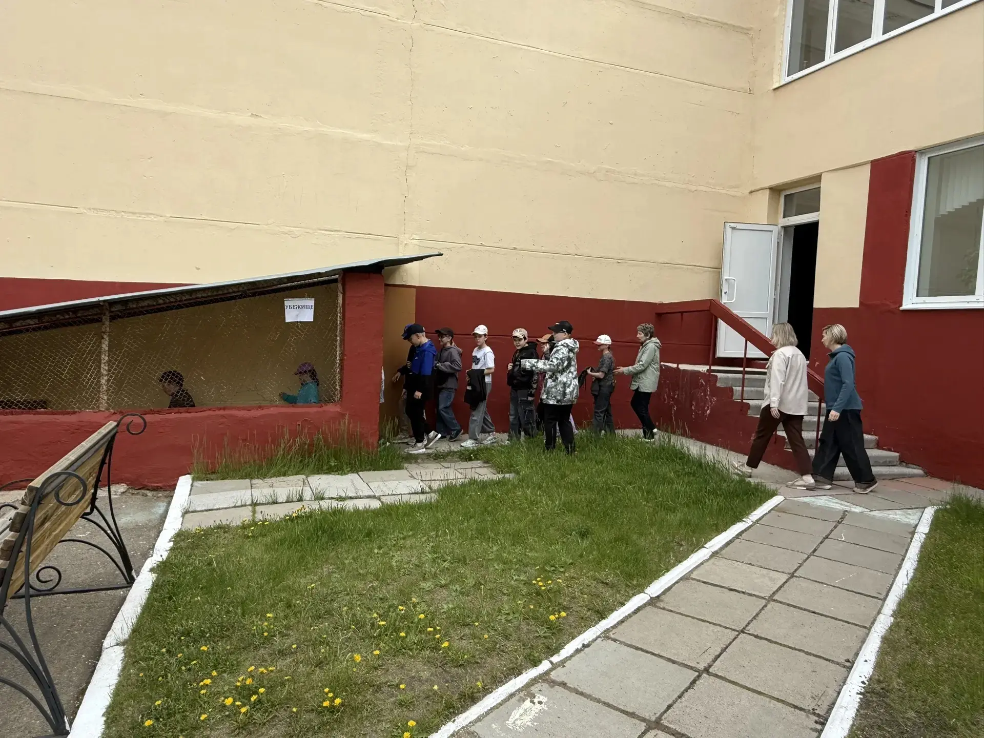 2 июня в нашей школе успешно проведена плановая тренировка по отработке действий в чрез...