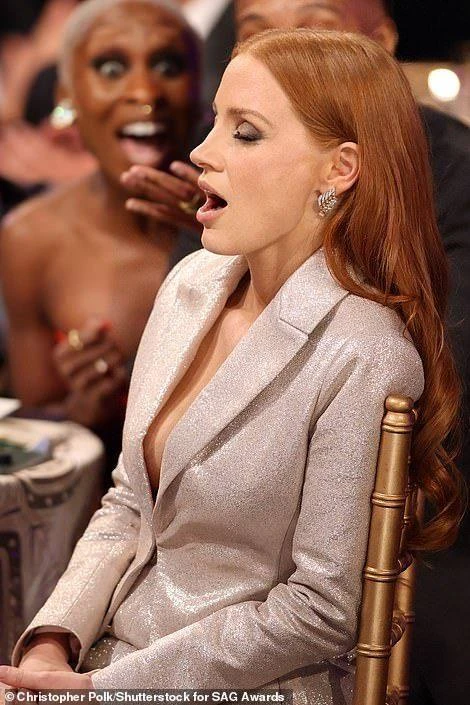 Джессика Честейн на SAG Awards — воплощение элегантности и харизмы!