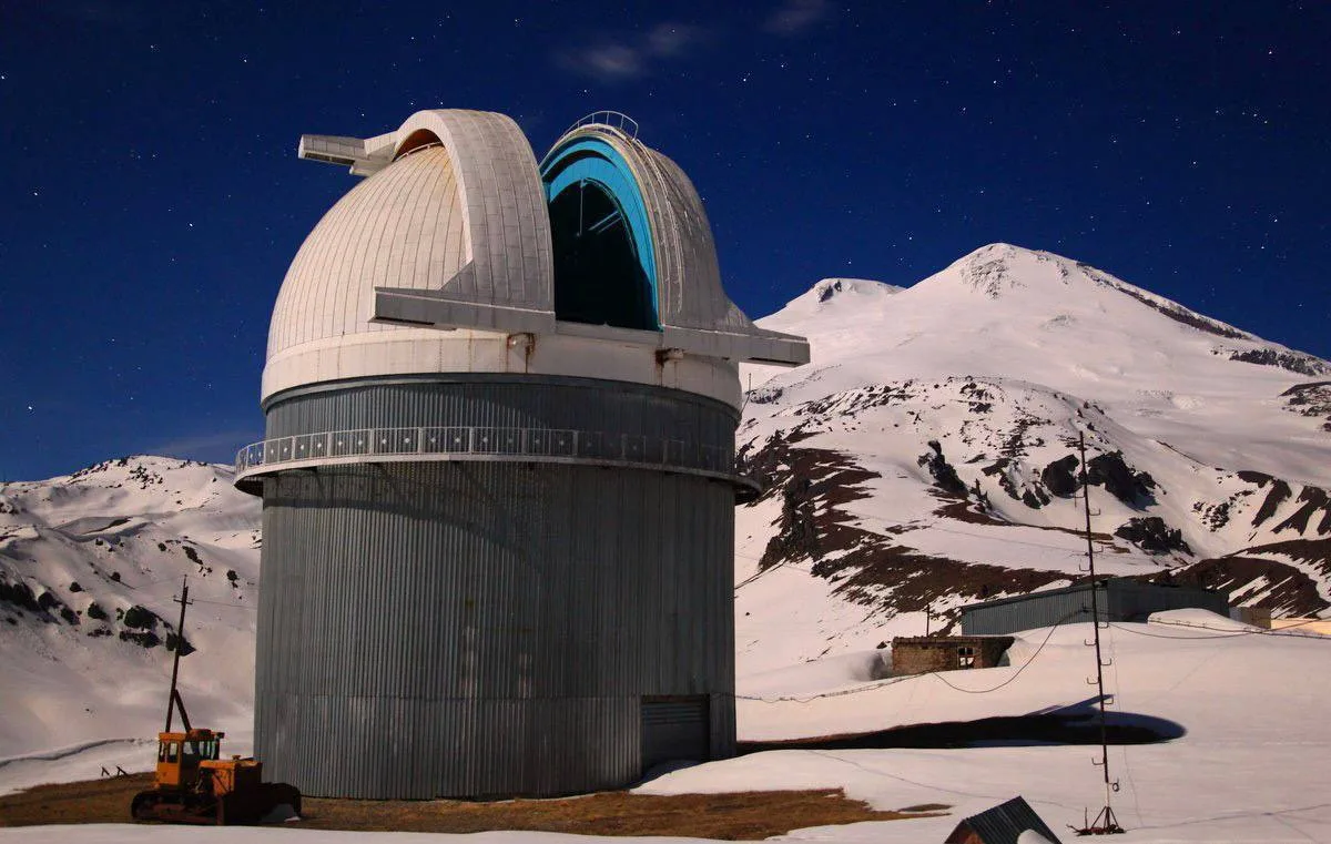 ОБСЕРВАТОРИЯ ПИК ТЕРСКОЛ🔭✨

Маршрут начинается от поселка Терскол и идёт вначале до водопада Девичь