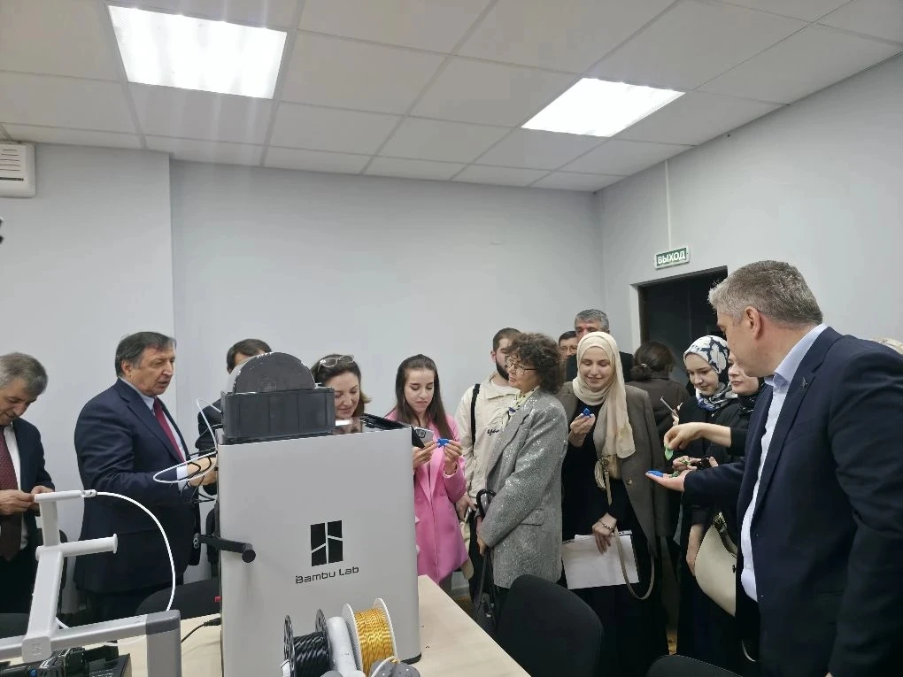 🛰 Космос стал ближе, чем вы думаете!  В Дагестане запустили свой спутник — «Манаров-1» (назван в чес