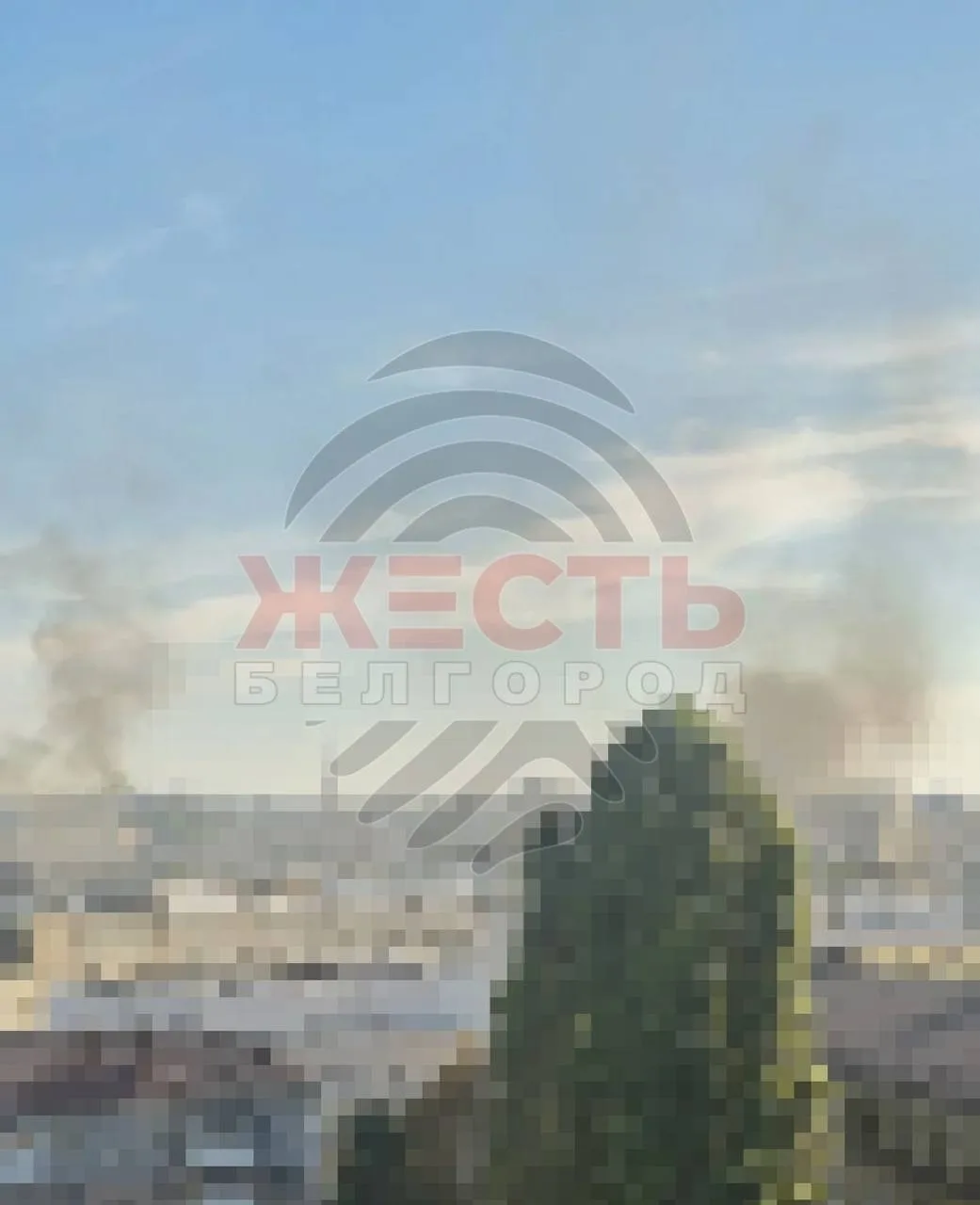 🔴 Белгород под ударом врага: после серии взрывов над городом поднимаются столбы дыма