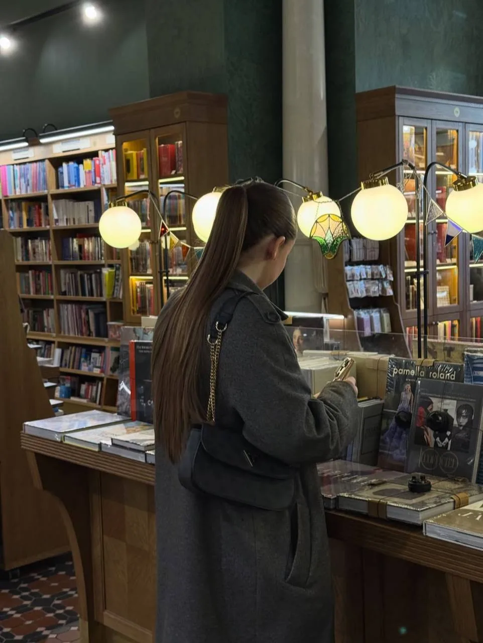 Частичка Библионочи, ради которой стоит выйти из дома  Дом книги на один вечер станет местом встречи
