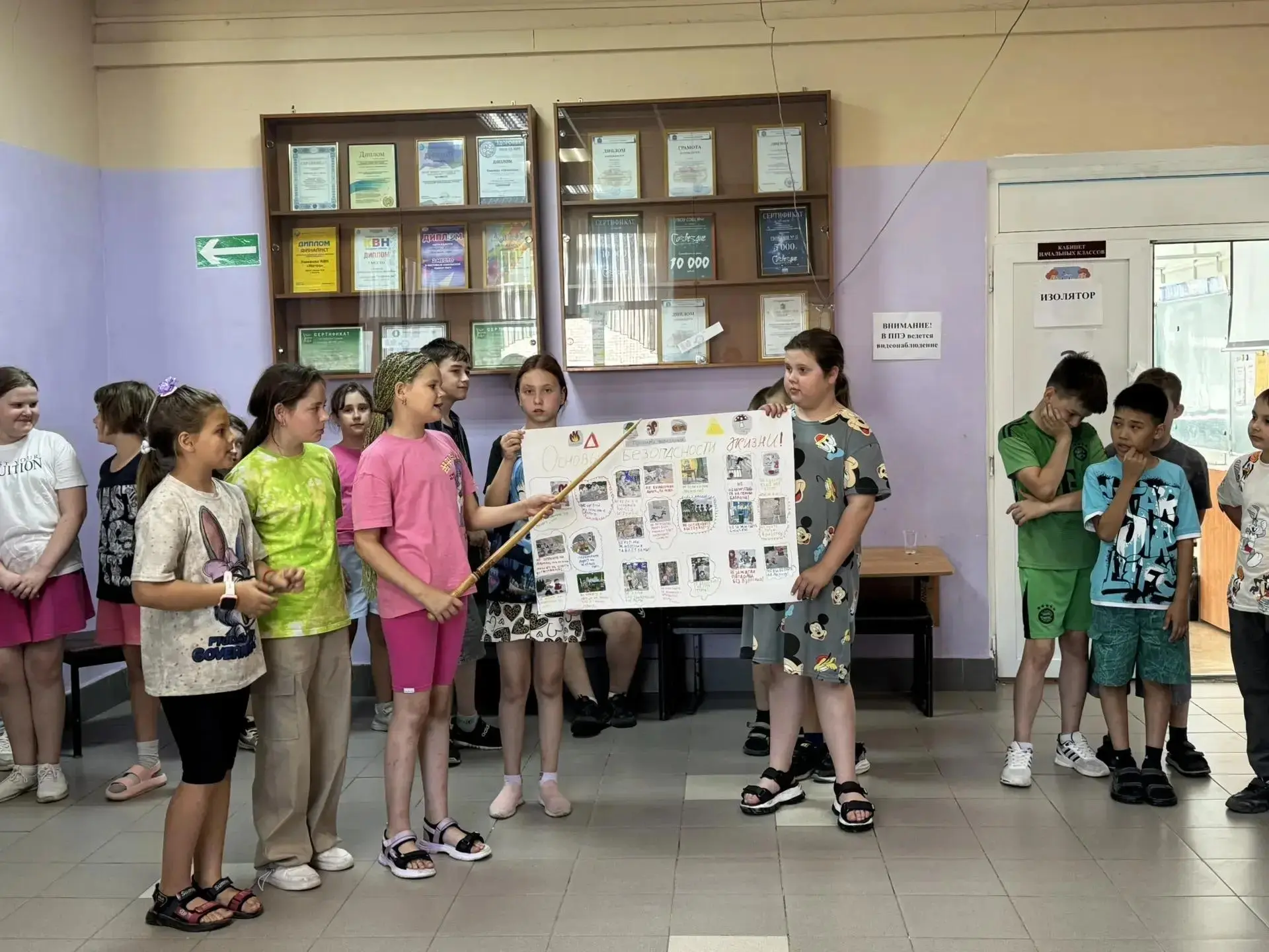 Лето!! Каникулы продолжаются, а у нас завершился 11- й день смены.

Утро юные орлята начали, как все