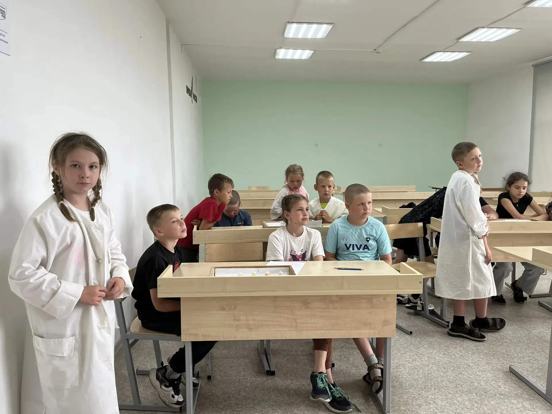🧪 День открытий в химической лаборатории!

Сегодня юные исследователи из 2 и 3 отрядов нашего пришк