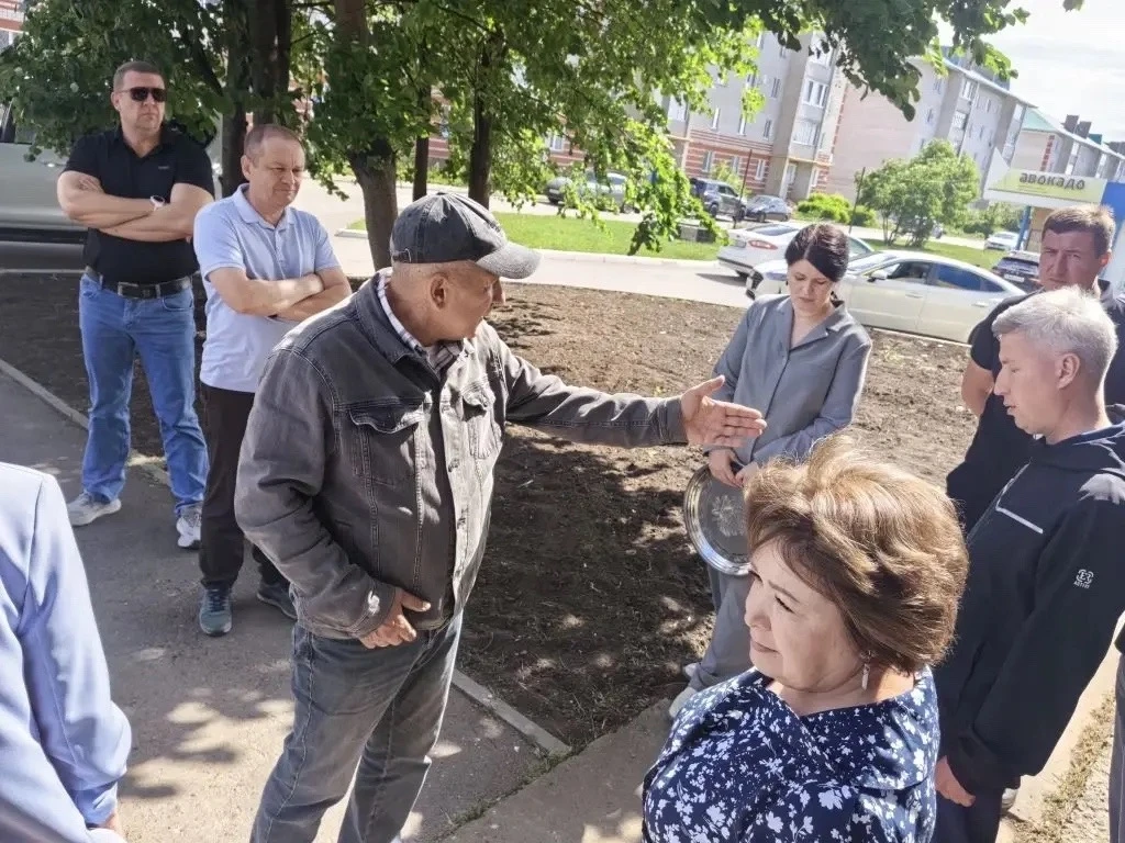 В рамках Партийного десанта Секретарь Мензелинского МО Партии «ЕДИНАЯ РОССИЯ» Салахов А. Ф. совместн