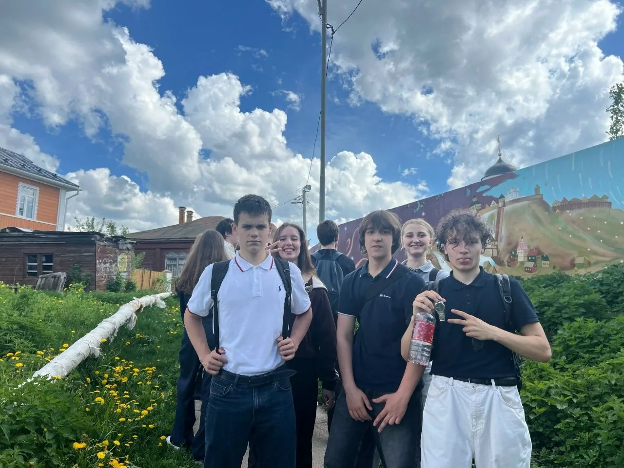 15 мая учащиеся 10 «Г» класса с преподавателем права Ворониной Еленой Николаевной отпра...