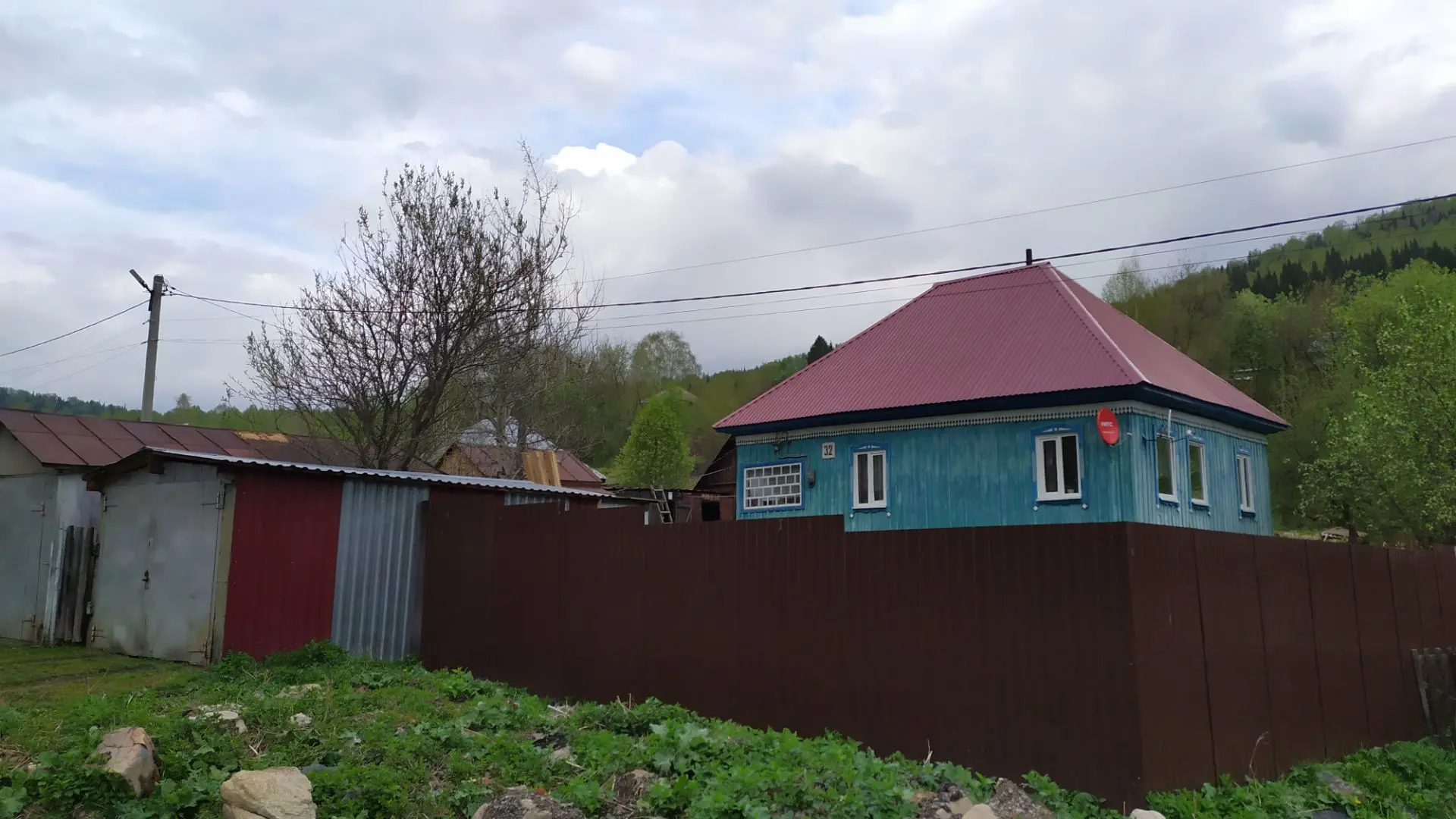 Предлагается к продаже большой дом в Таштаголе, по ул. Тимирязева (в 5-ти минутах езды ...