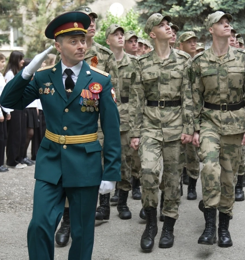 Персональный парад с оркестром и цветами устроили в Кабардино-Балкарии для 102-летнего ветерана Вели