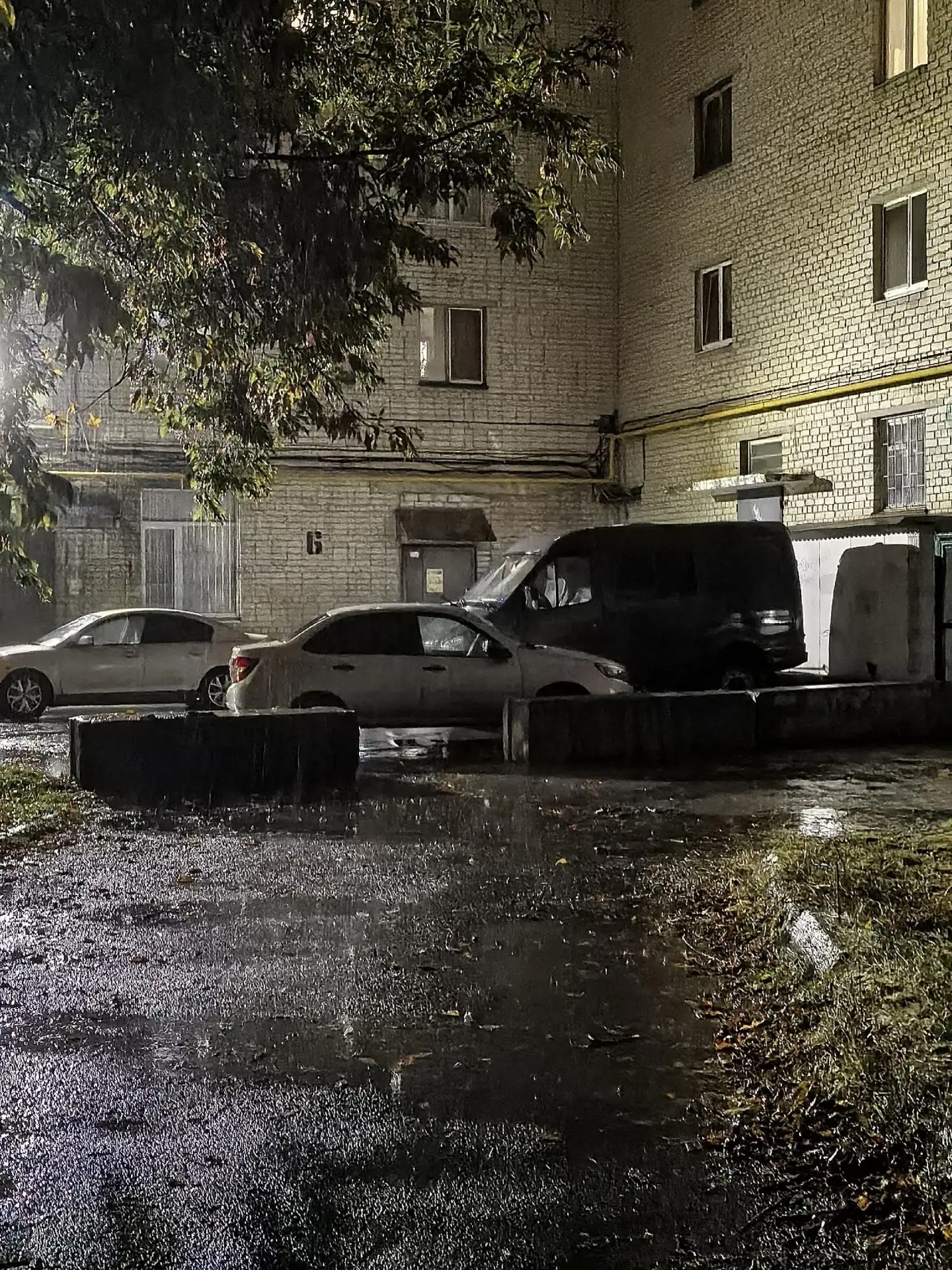 🚑 Ремонт у проспекта Победы осложнил выезд местным жителям