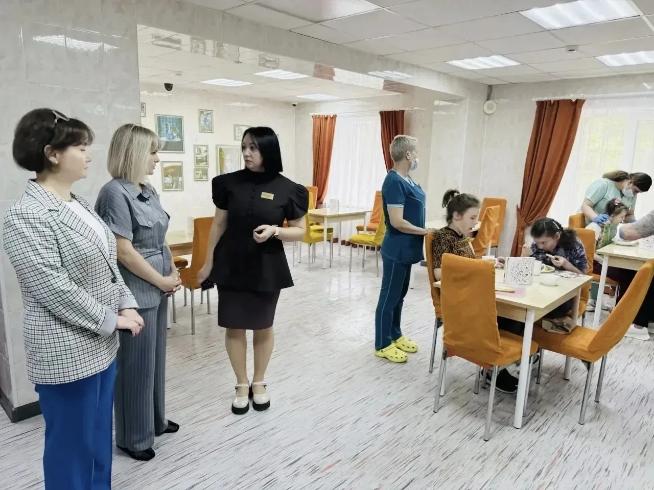 Выездное совещание на площадке реабилитационного центра "Доверие" провел Парламентский комитет Волго