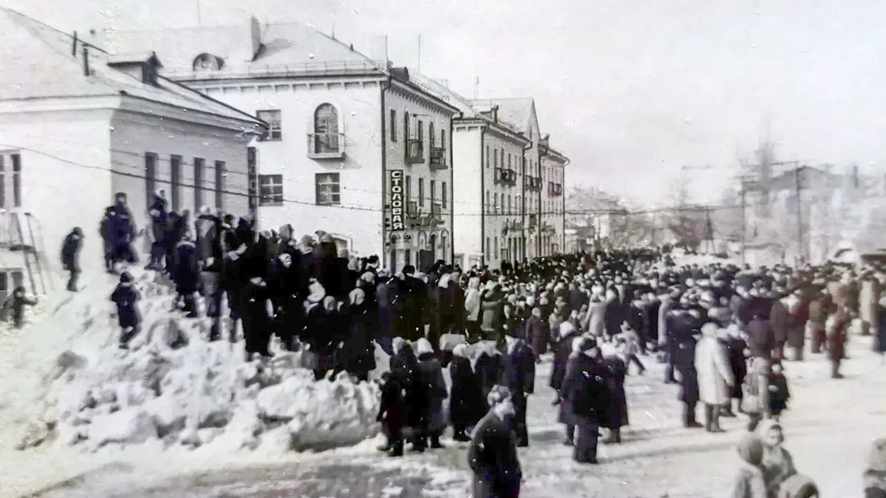 ✅ Февраль 1968 год.

☑️ Во так в городе Фролово провожали зиму...