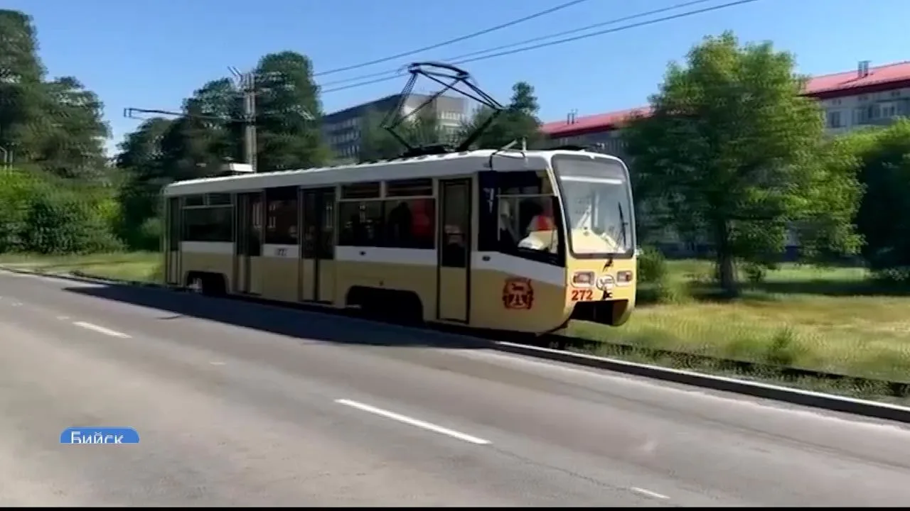 В Бийске начали тестировать трамваи, приехавшие из Ярославля.

Об этом сообщил глава города Виктор Щ