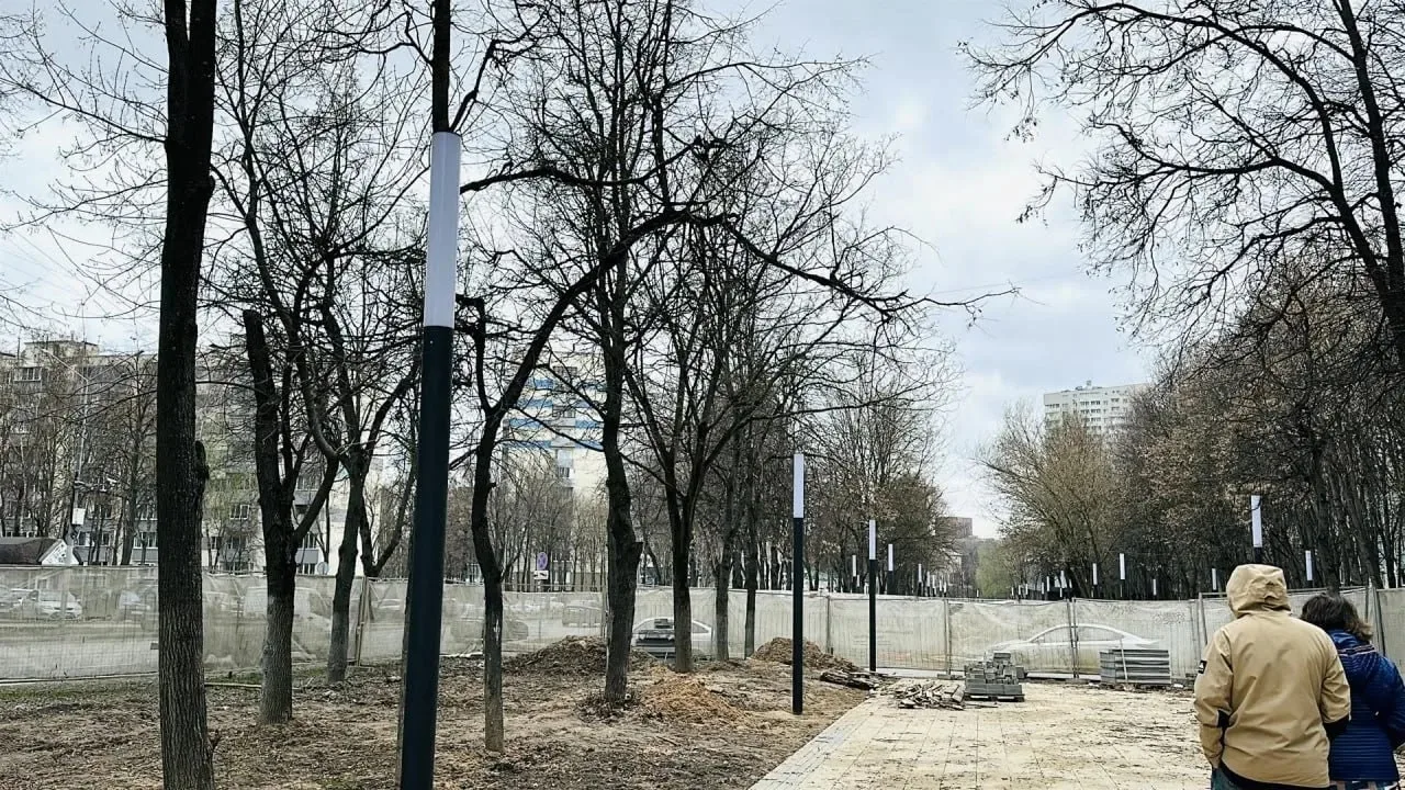 📍В микрорайоне Дзержинец продолжается масштабное благоустройство, направленное на созд...