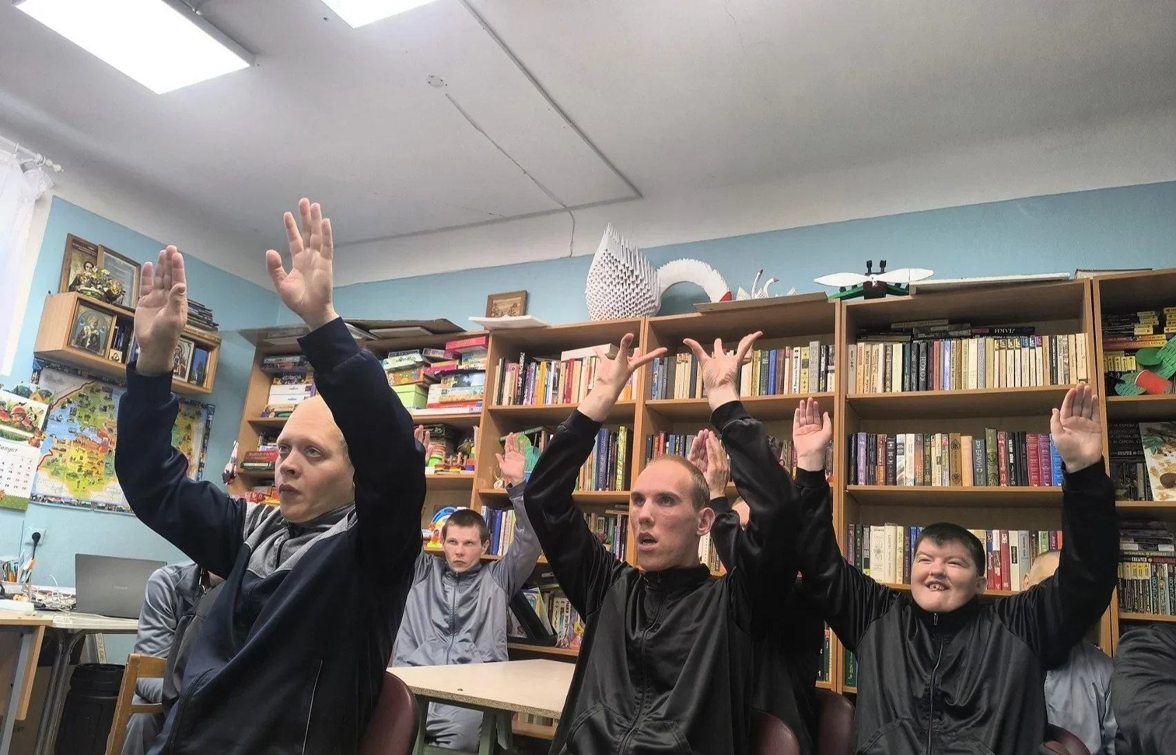 🧘‍♀💪 Занятие гимнастикой сидя в Лужском доме милосердия! 🌼