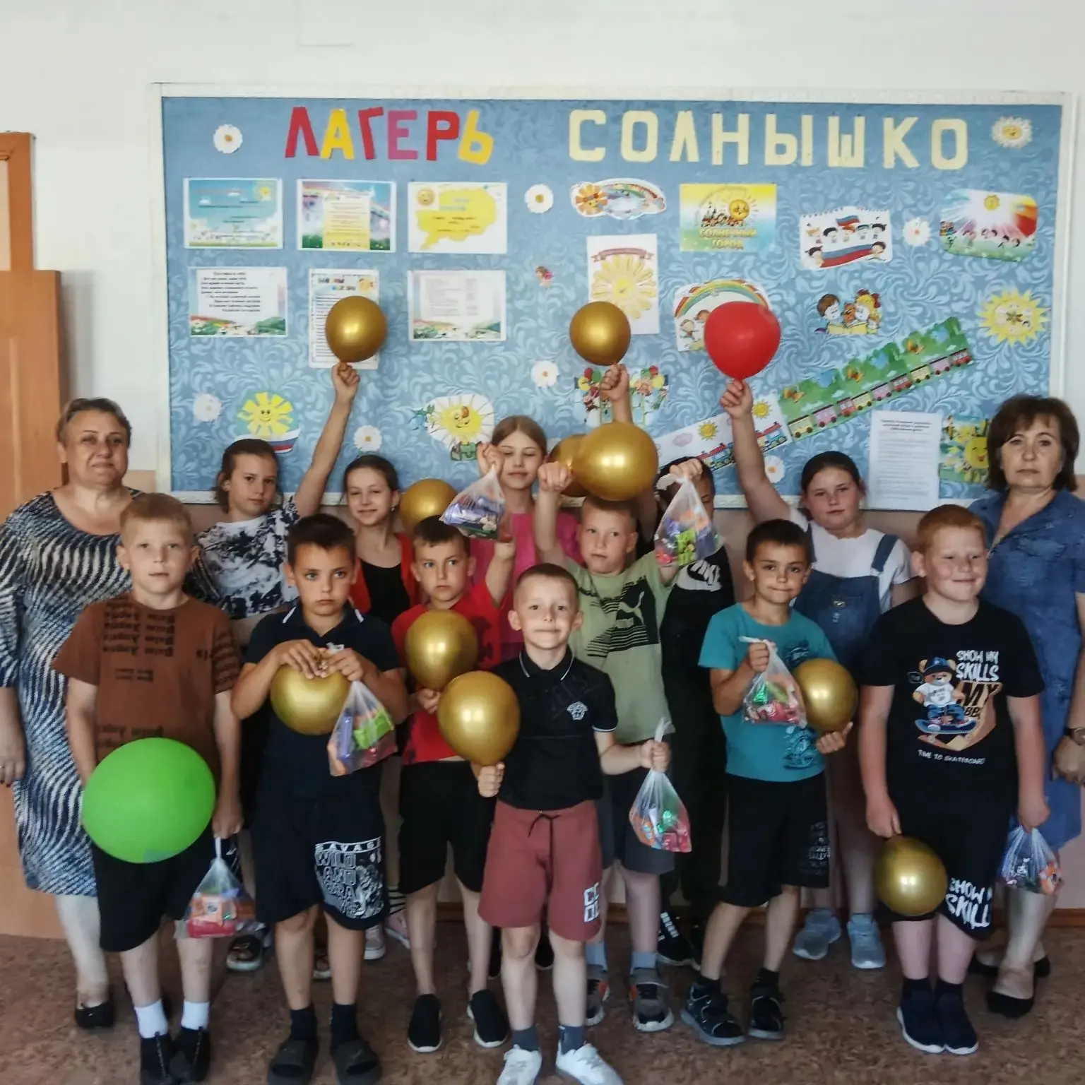 🌟14 день " День памяти и скорби".
🌞 С утра была проведена зарядка, на которой ребята получили заря
