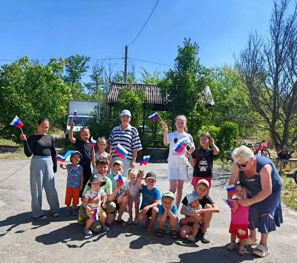 В поселке  Сибирьковый состоялась развлекательно-игровая программа🎈⚽, которую провели ...