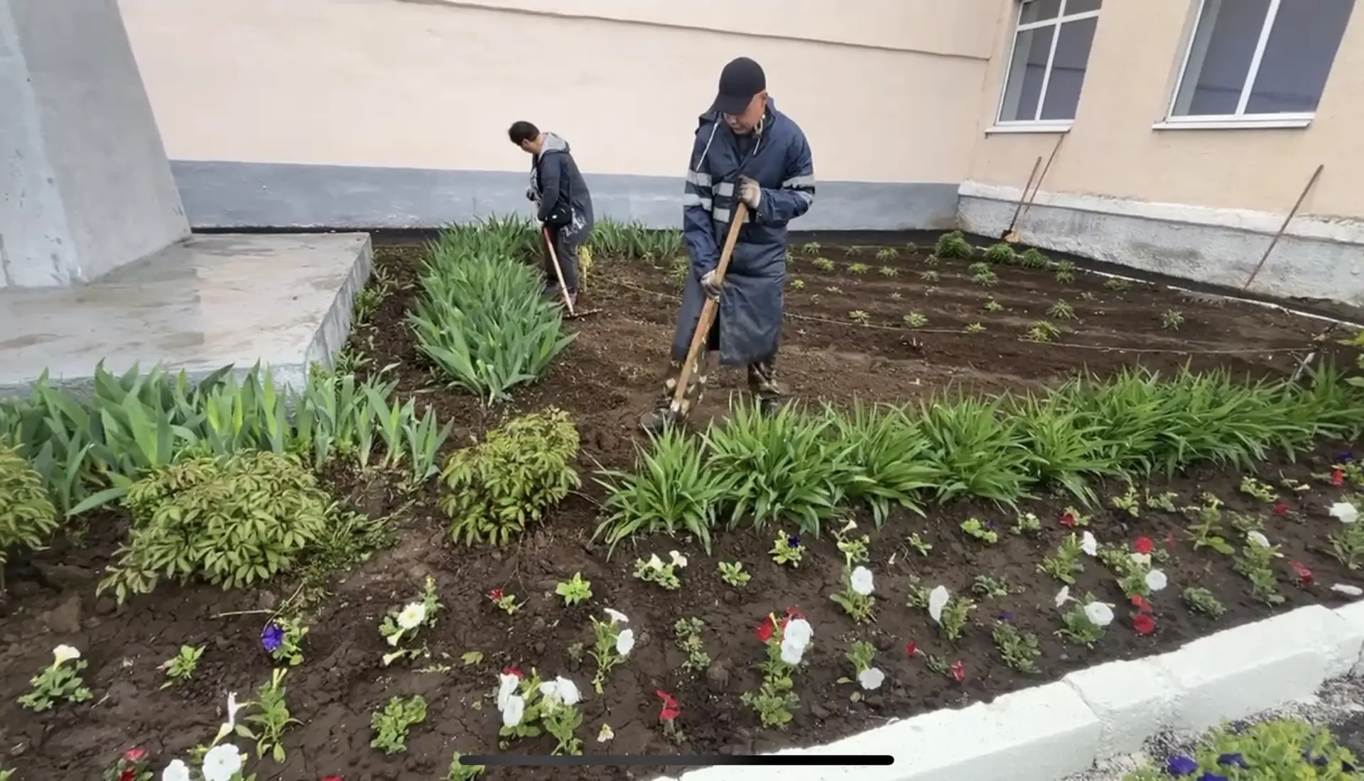🚜 Начало новой рабочей недели в МБУ «Благоустройство»! 🛠