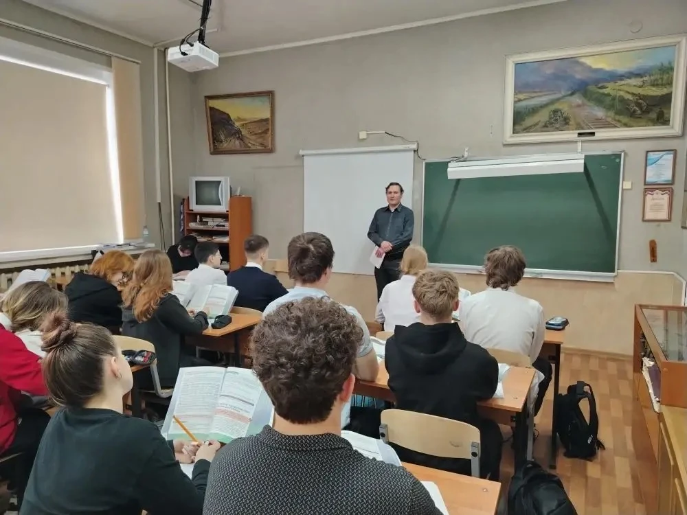 ПРОФОРИЕНТАЦИЯ В ШКОЛЕ: СТРОИМ ПЛАНЫ НА БУДУЩЕЕ 📋🏛️  Определение профессиональной траектории — важне