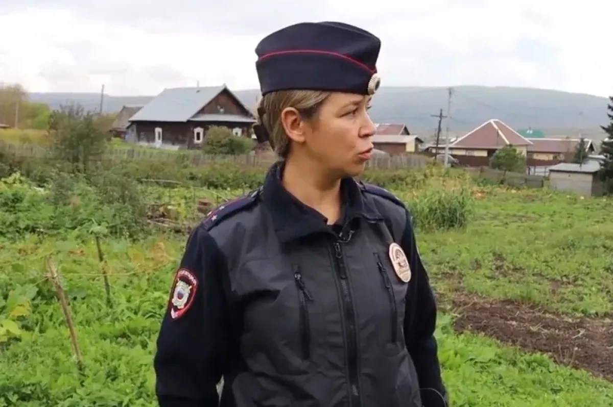 В Кемеровской области старшая участковая Стельмакова на дежурстве получила сразу два вы...