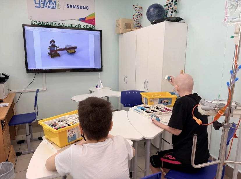 🤖На занятии по робототехнике ребята собрали из LEGO SPIKE Prime настоящую карусель.💫