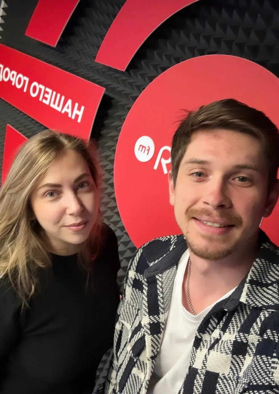 На связи СовершенноЛетнее шоу!) Влад Смирнов и Настя Добровольская отмечают День устойчивой гастроно