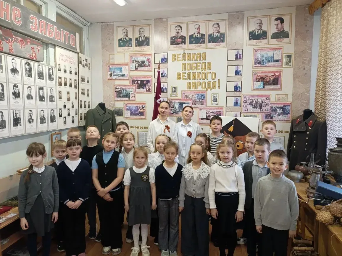 🕯️ Музейные уроки в канун Дня Победы  Сегодня, 8 мая, в нашем школьном музее имени 212 Томашувского 