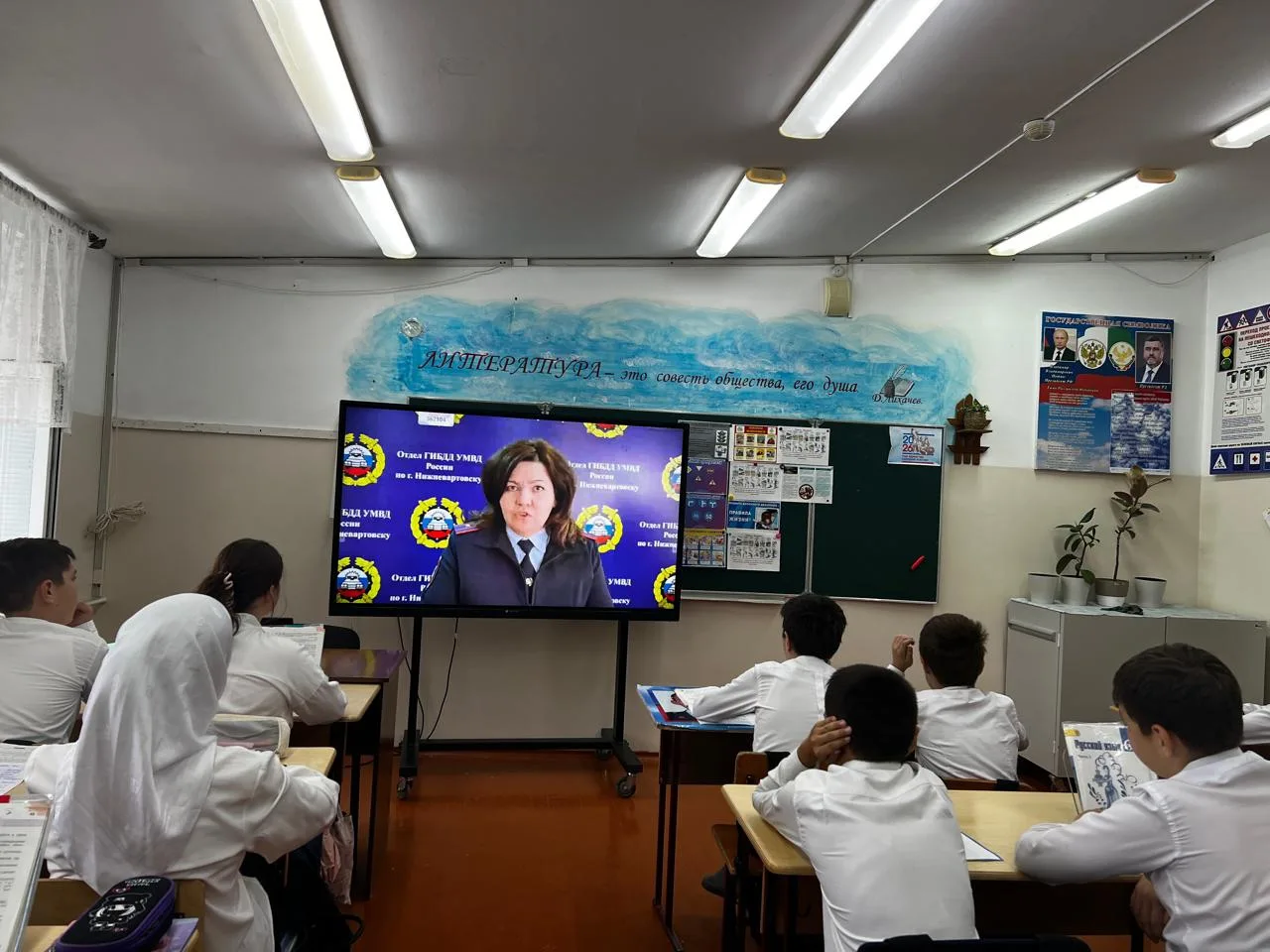 🚨Среди 1-11 классов прошли классные часы, посвященные самой важной теме - Безопасность...