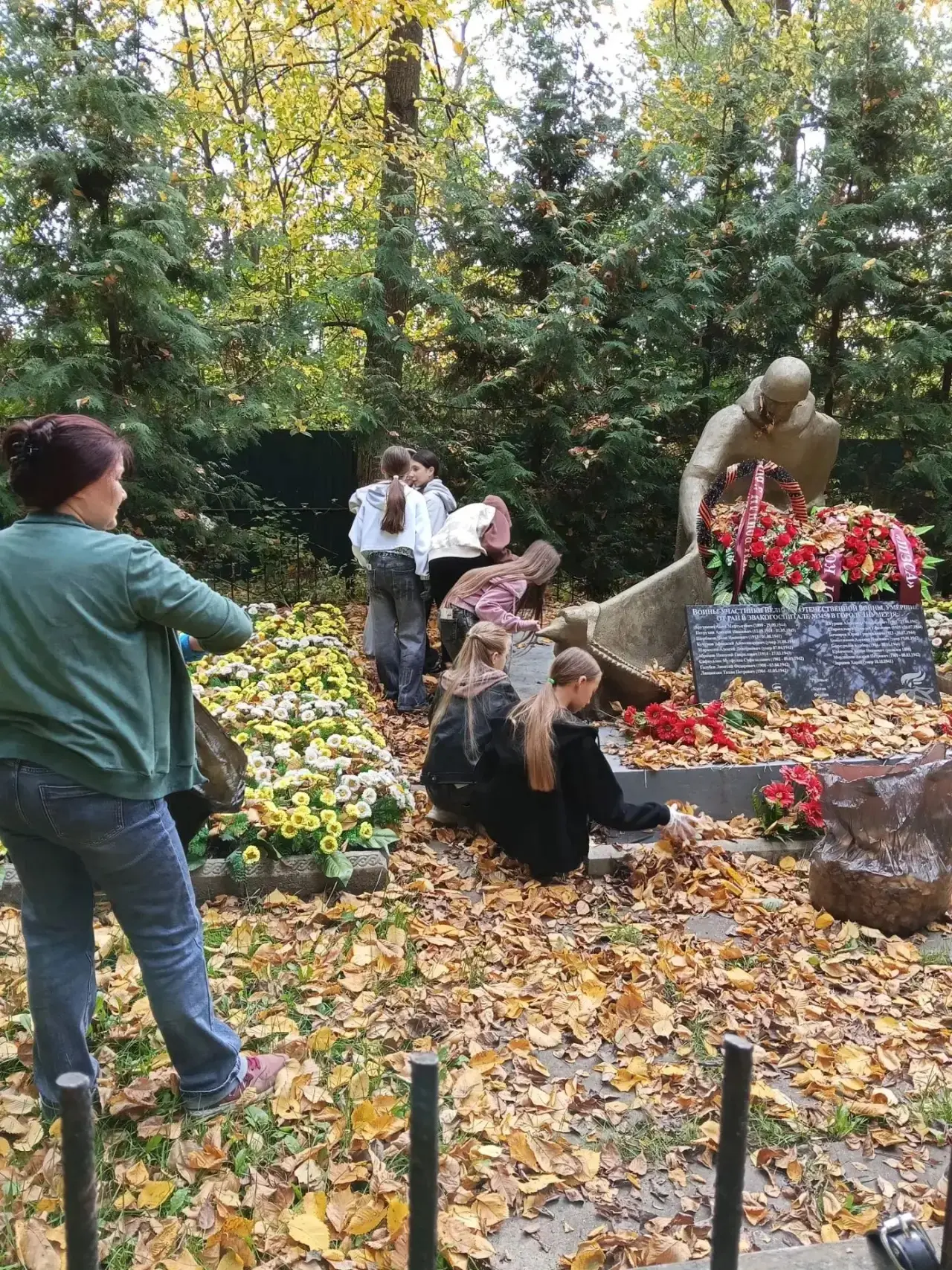 Уроки памяти, высеченные в камне: как школьный музей возвращает имена и судьбы.