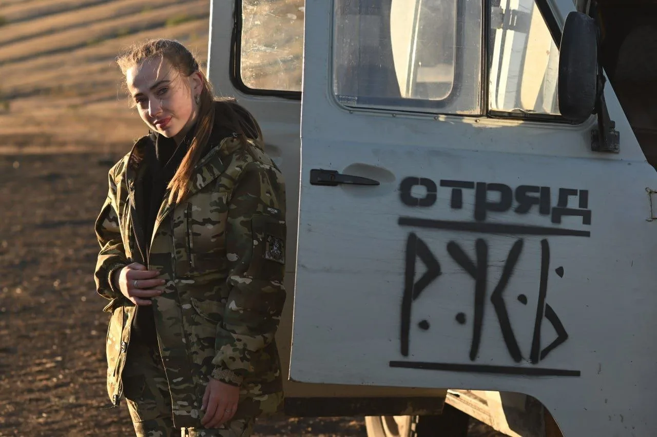 ❤️ Александра Юхимец  

Позывной «Лугань»

Военкор отдельного штурмового отряда «Русь» 🇷🇺

Родилас