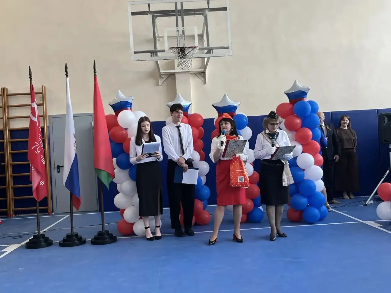 ✔️Вот и прозвенел в нашей школе последний звонок для выпускников 9 и 11-х классов…🔔  Этот день будто