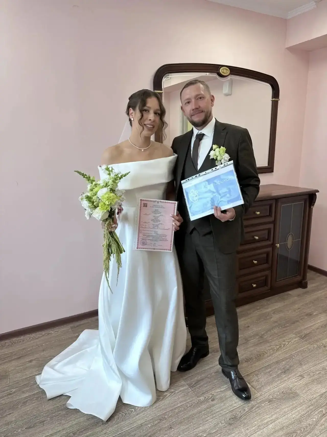 💕 В «зеркальную» дату 8 пар Невельска сказали «Да!»