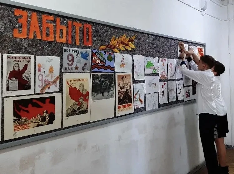 В преддверии 9 мая начальное звено нашей школы нарисовали рисунки ко Дню Победы, а стар...
