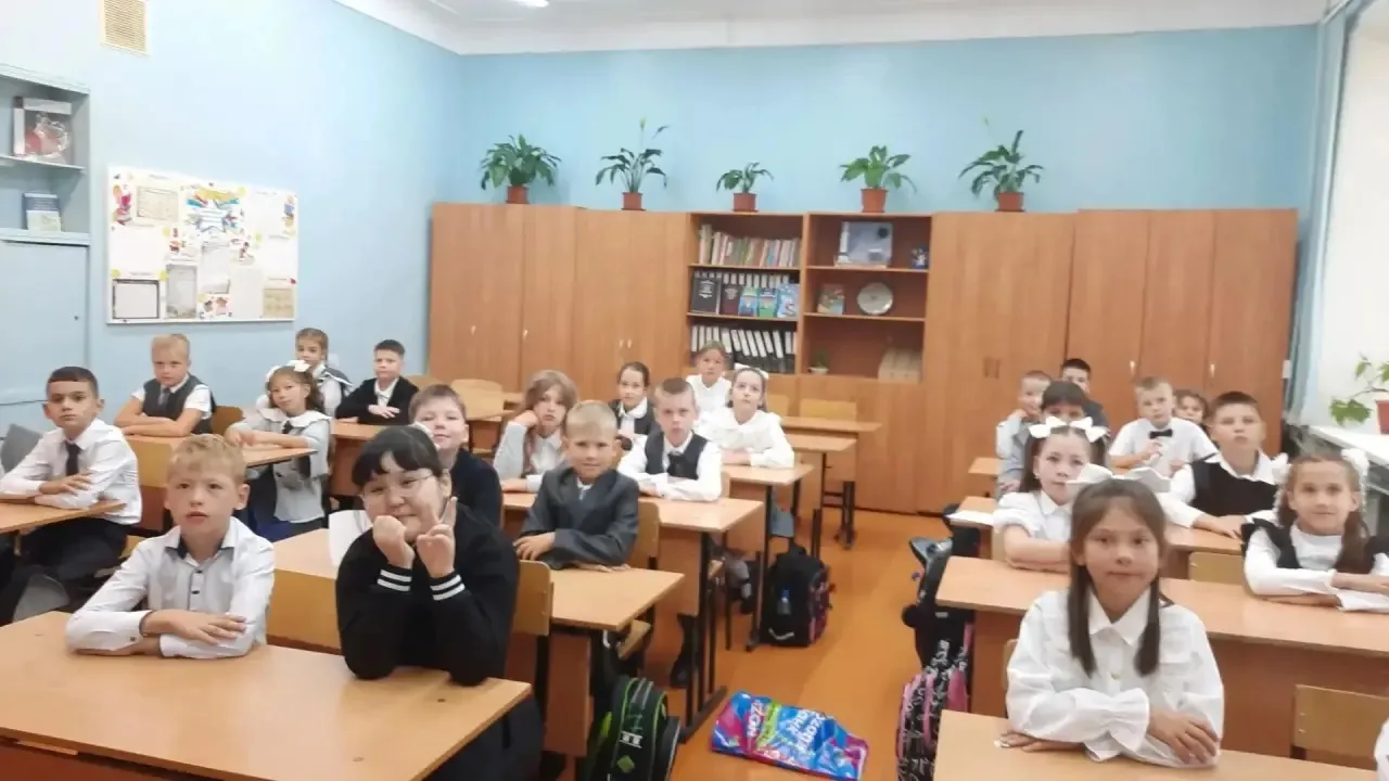 🎉 День знаний: «Разговоры о важном» в нашей школе! 🎉