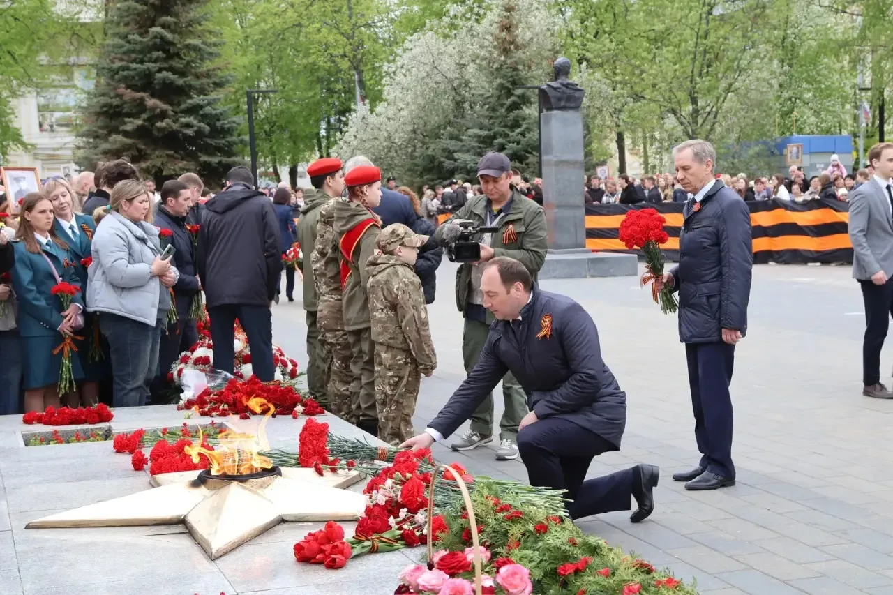 🕯 Ступинцы возложили цветы к мемориалам   В День 81-й годовщины Победы в Великой Отечественной войне