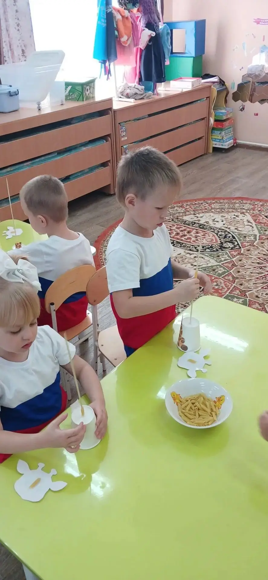 В группе «Бабочка» было по-настоящему творчески и весело! Дети превращали обычные белые...