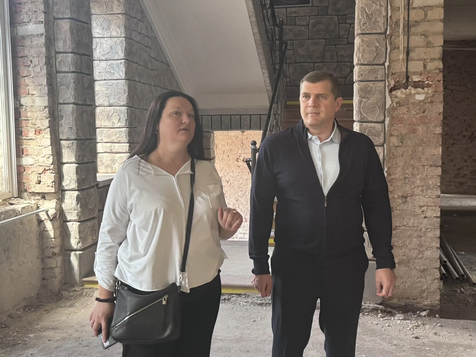 Посетил объекты капитального ремонта Астраханского государственного политехнического колледжа.

Вмес