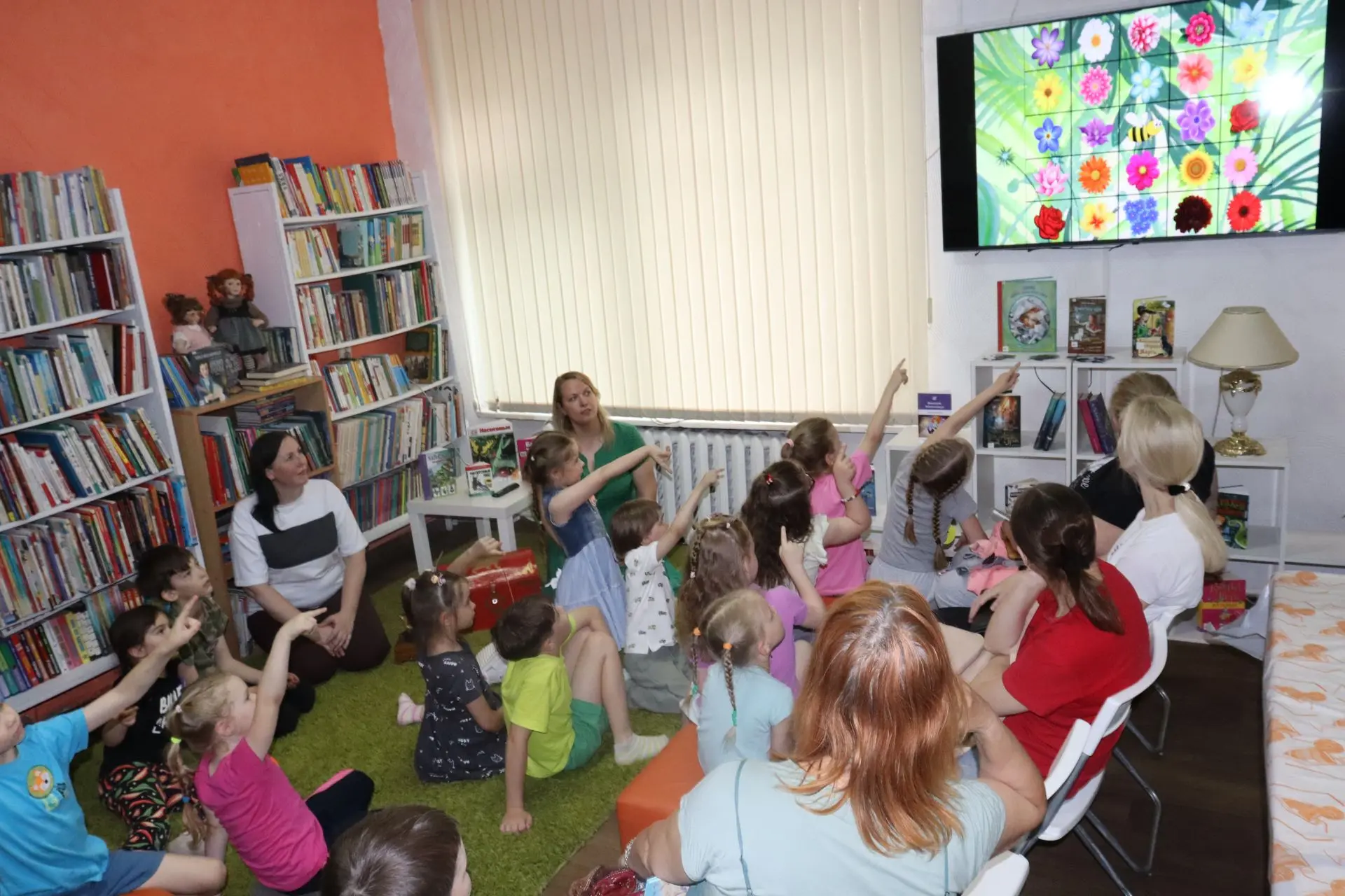 🦊Подошёл к концу ещё один год, наполненный волшебством слов и историй, в студии творче...