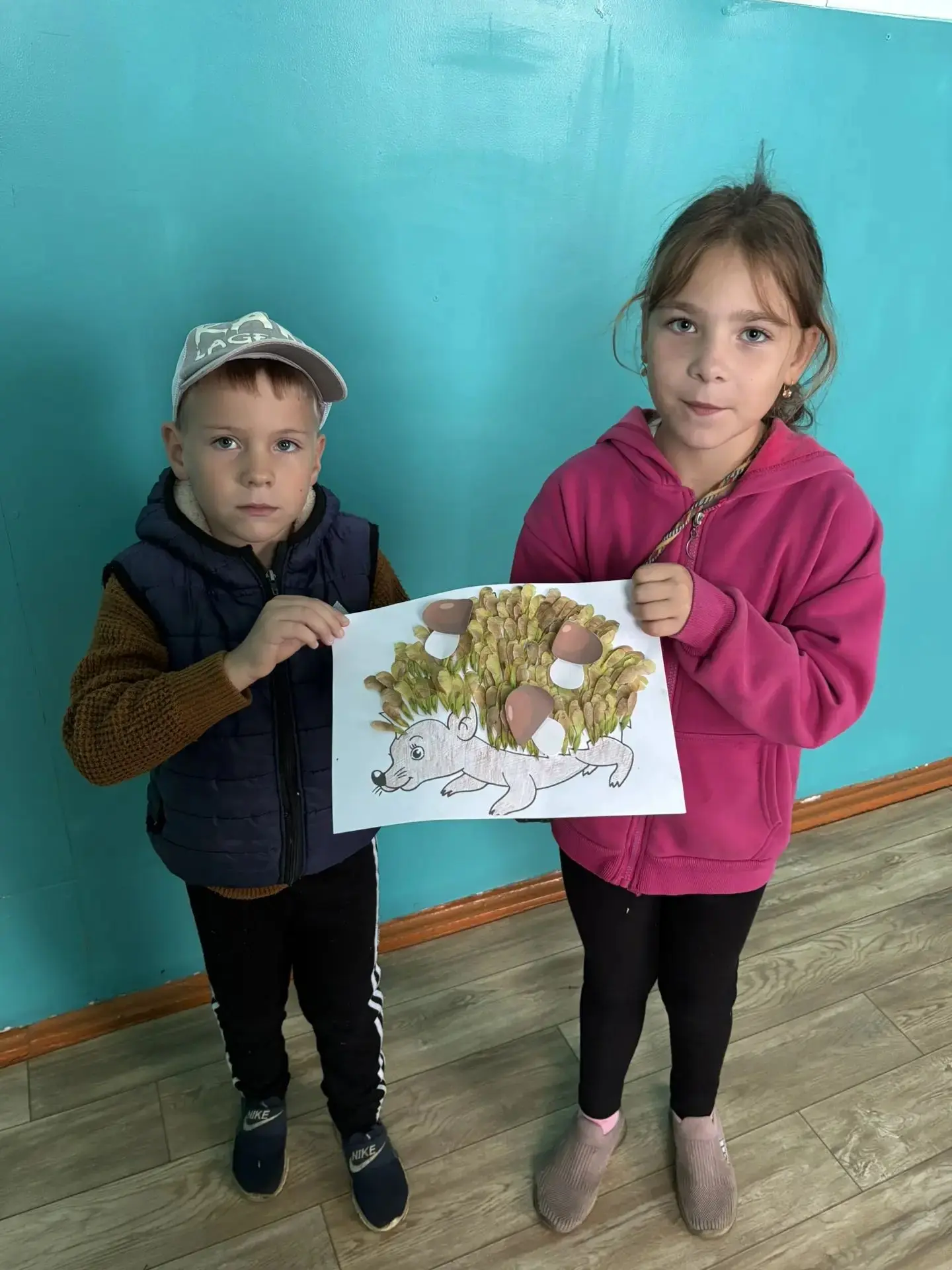 🌳 Творческое занятие в клубе: рисуем осень и работаем с природным материалом
