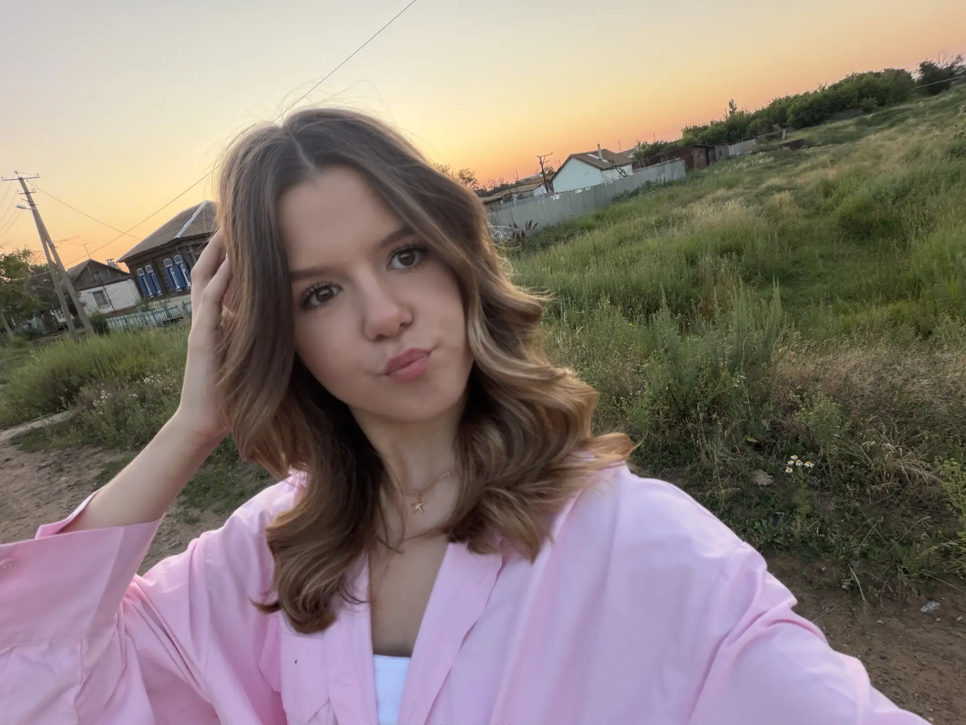 самые красивые закаты в деревне 🤍

❤️ — ДААА