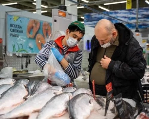 🦐📈 В России подорожали морепродукты — рестораны поднимают цены в меню до 25%  В России резко подорож