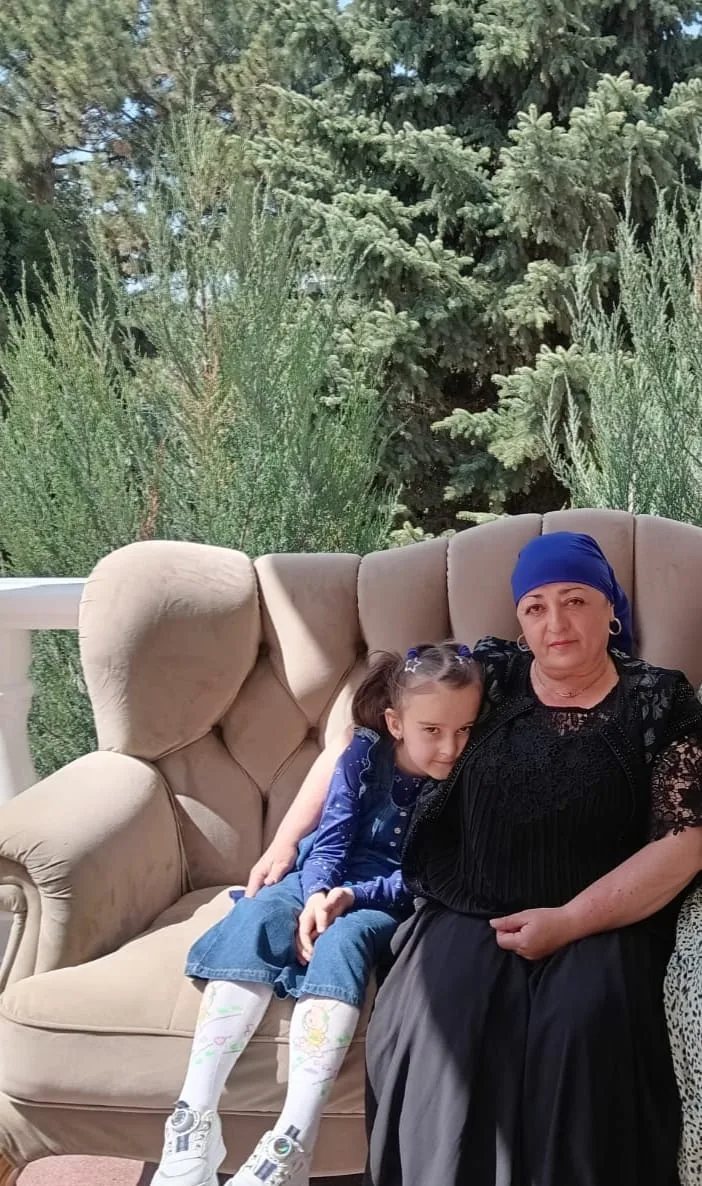 💕 В нашей школе продолжается череда добрых дел. Ученица 4 класса Джаубаева Амина приня...
