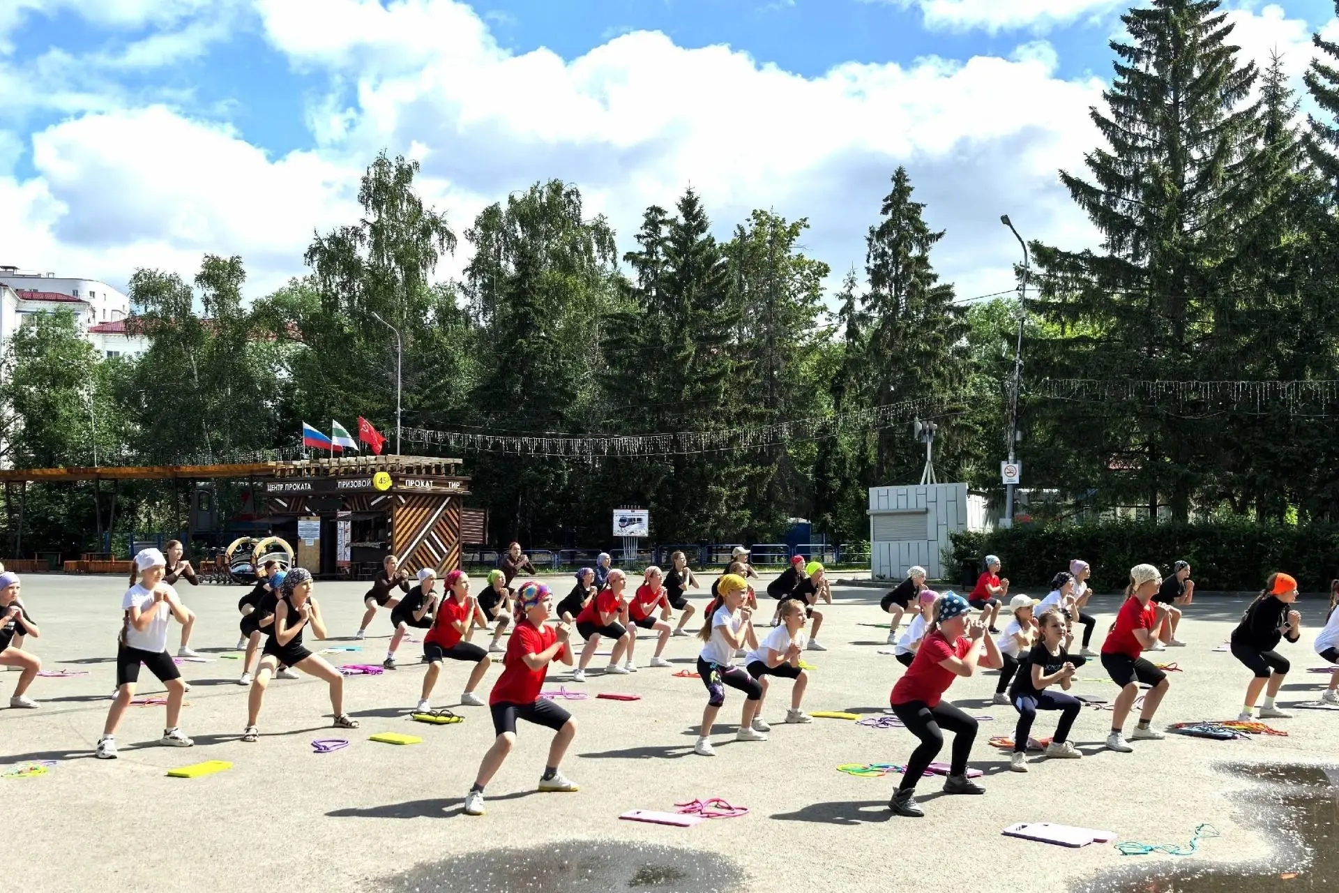 В городе продолжается масштабный проект «СпортЛето», в рамках которого курганцы заряжаются энергией 