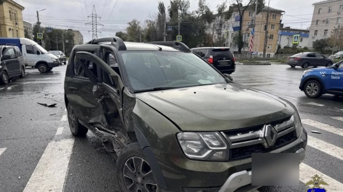 ❗️ В Самаре в ДТП пострадала пассажирка Renault Duster