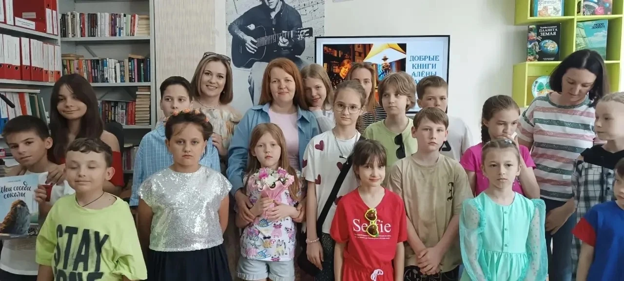 В течение учебного года ученики 4 «Б» класса прочитали книгу Алёны Кашуры «Мои соседи —...